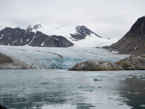 Smeerenburgbreen und Magdalenafjorden